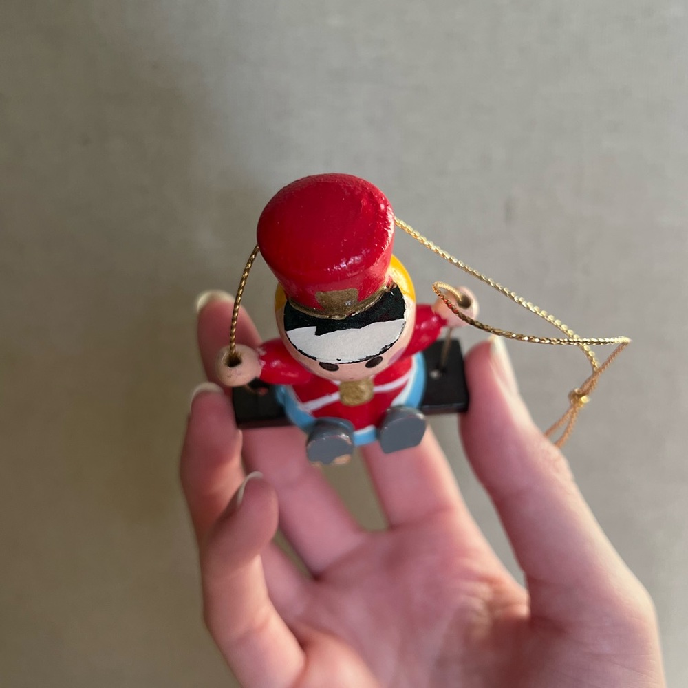 Drummer Boy Ornament, Chippy Wooden Christmas Ornament, Hand Painted Soldier - Picture 6 of 7